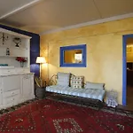 Blau * Peratallada